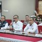 Jajaran Kortastipidkor Polri dan Kabareskrim Polri Komjen Pol. Syahardiantono (kedua dari kanan) memberikan keterangan dalam konferensi pers di Gedung Bareskrim Polri, Jakarta, Senin (6/7/2026). ANTARA/Nadia Putri Rahmani
