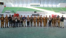 Kepala Dinas PMD Provinsi Kalimantan Tengah bersama tim lintas instansi melakukan Risk Assessment di GOR Indoor Palangka Raya sebagai bagian dari persiapan Rakor Penyelenggaraan Pemerintahan Desa dan Kelurahan se-Kalimantan Tengah Tahun 2026.
