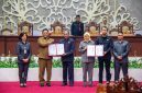 Wakil Gubernur Kalimantan Tengah Edy Pratowo bersama jajaran DPRD dan Pemerintah Provinsi Kalimantan Tengah mengikuti Rapat Paripurna Ke-7 Masa Persidangan III Tahun Sidang 2026 dengan agenda penandatanganan Nota Kesepakatan KUA dan PPAS Tahun Anggaran 2027 di Ruang Rapat Paripurna DPRD Provinsi Kalimantan Tengah, Selasa (18/8/26).