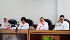 Sekretaris Daerah Provinsi Kalimantan Tengah Linae Victoria Aden dan, Auditor Utama Inspektorat Jenderal Kemendagri RI Tumonggi Siregar serta Plt. Asisten Pemerintahan dan Kesejahteraan Rakyat Setda Provinsi Kalteng Lisda Arriyana dan Inspektur Daerah Provinsi Kalteng Eko Sulistiono mengikuti Entry Meeting Pengawasan Penyelenggaraan Pemerintahan Daerah Tahun 2026 oleh Inspektorat Jenderal Kementerian Dalam Negeri di Kantor Gubernur Kalteng, Palangka Raya, Kamis (20/8/26).