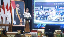 Gubernur Kalimantan Tengah Agustiar Sabran menghadiri kegiatan Penandatanganan BAST Hibah, Pemberian Penghargaan P4GN, dan Kuliah Umum bersama jajaran BNN di Aula Jayang Tingang, Kantor Gubernur Kalteng, Kamis (20/8/26).