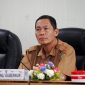 Staf Ahli Gubernur Kalimantan Tengah Bidang Ekonomi, Keuangan, dan Pembangunan Yuas Elko mengikuti Rapat Koordinasi Pengendalian Inflasi dan Evaluasi Dukungan Pemerintah Daerah dalam Program 3 Juta Rumah secara daring dari Ruang Rapat Bajakah, Kantor Gubernur Kalteng, Senin (24/8/26).