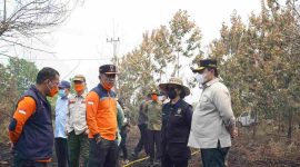 Wakil Gubernur Kalimantan Tengah Edy Pratowo bersama Sekda Kalteng Linae Victoria Aden dan jajaran Pemprov Kalteng memantau langsung penanganan Kebakaran Hutan dan Lahan (Karhutla) di wilayah Kota Palangka Raya dan sekitarnya, Kamis (27/8/26).