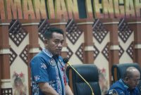 Kepala Pelaksana BPBD Provinsi Kalimantan Tengah Ahmad Toyib menyampaikan perkembangan dukungan armada udara dalam penanganan karhutla saat Rapat Koordinasi Penanganan Karhutla di Aula Jayang Tingang, Kantor Gubernur Kalimantan Tengah, Sabtu (29/8/26).