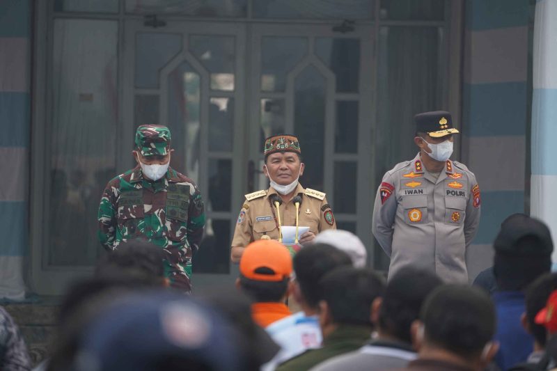 Gubernur Kalimantan Tengah Agustiar Sabran memimpin Apel Gelar Pasukan Penguatan Penanganan Karhutla Tahun 2026 di Halaman Istana Isen Mulang, Palangka Raya, Senin (31/8/26).