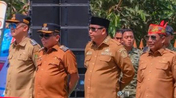 Bupati Mura  Heriyus saat Hadiri Peringatan HUT Ke-I Kodam XXII/Tambun Bungai. (Foto : Diskominfo SP Mura)