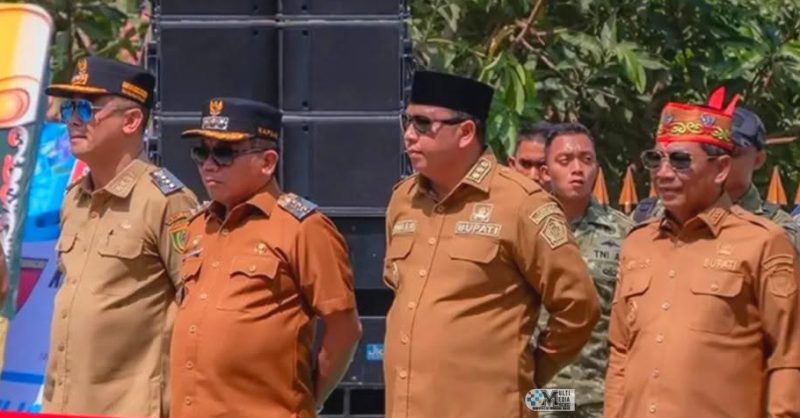 Bupati Mura  Heriyus saat Hadiri Peringatan HUT Ke-I Kodam XXII/Tambun Bungai. (Foto : Diskominfo SP Mura)