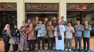 Foto Wakil Bupati Barito Utara, Felix Soenadi Y. Tingan, memimpin langsung rombongan Pemerintah Kabupaten Barito Utara dalam kegiatan kaji tiru yang dilaksanakan di Kabupaten Bantul