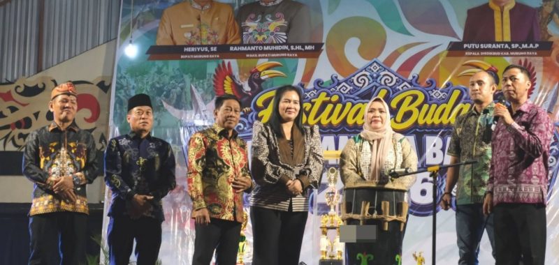 Festival Budaya Tira Tangka Balang 2026 resmi berakhir ditutup oleh bupati Mura Heriyus, Sabtu malam
