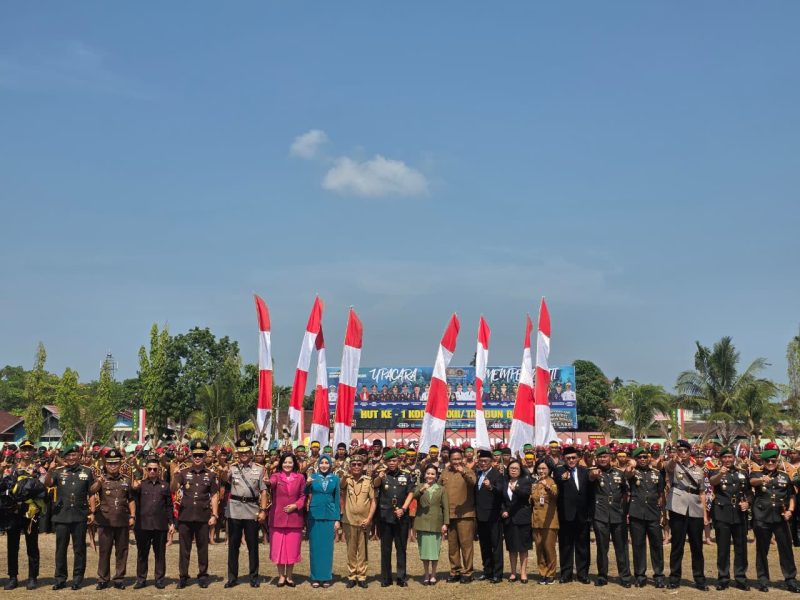 Foto Wakil Bupati Barito Utara, Felix Soenadi Y. Tingan, menghadiri upacara dan syukuran dalam rangka memperingati Hari Ulang Tahun (HUT) ke-1 Kodam XXII/Tambun Bungai Tahun 2026