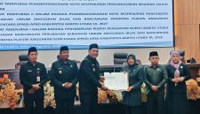 Foto Dewan Perwakilan Rakyat Daerah (DPRD) Kabupaten Barito Utara menggelar Rapat Paripurna Masa Sidang III yang dipimpin Ketua DPRD Barito Utara, Ir. Hj. Mery Rukaini, M.IP.
