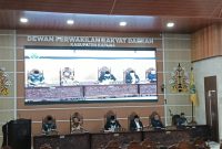 Foto Dalam rapat paripurna DPRD Kapuas