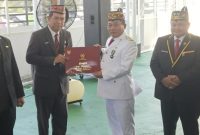 Ketua DPRD Kabupaten Kapuas, Ardiansah, mengapresiasi pemberian penghargaan Satya Lencana Karya Satya kepada Aparatur Sipil Negara (ASN) yang telah menunjukkan dedikasi dan pengabdian dalam menjalankan tugas pemerintahan. Menurutnya, penghargaan tersebut menjadi bentuk apresiasi atas loyalitas dan kontribusi ASN selama bertahun-tahun.

Penghargaan Satya Lencana Karya Satya diserahkan Bupati Kapuas HM Wiyatno kepada Kepala Dinas Perumahan, Kawasan Permukiman dan Pertanahan (Perkimtan) Kapuas, Yanhendri Ali, yang telah mengabdi sebagai ASN selama 30 tahun. Penyerahan penghargaan tersebut menjadi bagian dari rangkaian peringatan HUT ke-81 Kemerdekaan Republik Indonesia.