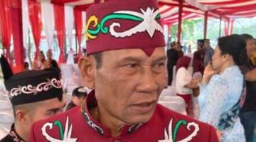 Ketua DPRD Kalteng, Arton S. Dohong saat diwawancara awak media usai menghadiri upacara peringatan HUT ke-81 Kemerdekaan Republik Indonesia di Kantor Gubernur Kalteng, Senin (17/8/2026).Foto:1tulah.com