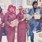 etua Fisdawan DPRD Kalteng, Apristini Arton S Dohong, bersama Ketua DWP Sekretariat DPRD Kalteng, Fitri Pajarudinnor, beserta jajaran saat mengunjungi Museum Batik Indonesia di kawasan Taman Mini Indonesia Indah (TMII), Jakarta, Sabtu (8/8/2026).(Setwan DPRD Kalteng)