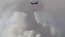 Pasukan JSDF mengirimkan tiga helikopter CH-47 Chinook membantu pemadaman karhutla di Kalimantan. (Kemenhan Jepang)