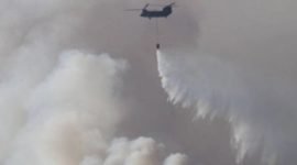Pasukan JSDF mengirimkan tiga helikopter CH-47 Chinook membantu pemadaman karhutla di Kalimantan. (Kemenhan Jepang)