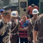 Mantan Jampidsus Kejagung, Febrie Adriansyah saat akan diperiksa penyidik dari Tim 9 Kejagung di Rutan KPK, Jumat (7/8/2026). (Suara.com/Faqih)