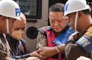 Tersangka kasus dugaan Tindak Pidana Pencucian Uang (TPPU) Febrie Adriansyah (tengah) saat tiba di Gedung Utama Kejaksaan Agung, Jakarta, Jumat (7/8/2026). [ANTARA FOTO/Fakhri Hermansyah/YU] 