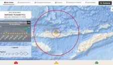 Peta BMKG menunjukkan gempa bumi magnitudo 7,7 yang terjadi pada Sabtu (15/8) pukul 05.58 WITA di wilayah Pulau Flores, Nusa Tenggara Timur. BMKG sempat mengeluarkan peringatan dini tsunami yang kemudian dinyatakan telah berakhir. (ANTARA/HO-BMKG NTT)