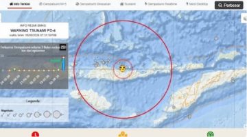 Peta BMKG menunjukkan gempa bumi magnitudo 7,7 yang terjadi pada Sabtu (15/8) pukul 05.58 WITA di wilayah Pulau Flores, Nusa Tenggara Timur. BMKG sempat mengeluarkan peringatan dini tsunami yang kemudian dinyatakan telah berakhir. (ANTARA/HO-BMKG NTT) 
