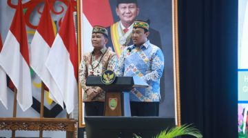 Gubernur Kalimantan Tengah Agustiar Sabran bersama Wakil Gubernur Edy Pratowo menyambut Kepala Kejaksaan Tinggi Kalimantan Tengah Hendrizal Husin dalam acara Ramah Tamah dan Perkenalan Kajati Kalteng di Aula Jayang Tingang, Kantor Gubernur Kalteng, Jumat (14/8/26).