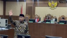 Mantan Menteri Agama Yaqut Cholil Qoumas alias Gus Yaqut di Pengadilan Tipikor Jakarta pada Pengadilan Negeri Jakarta Pusat, Selasa (11/8/2026). (Suara.com/Dea) 