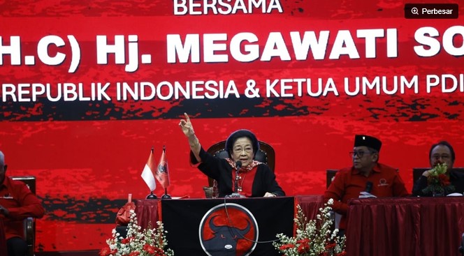 Ketua Umum DPP PDI Perjuangan (PDIP) Megawati Soekarnoputri memberikan pengarahan mendalam dalam agenda Konsolidasi PDI Perjuangan Jawa Timur yang digelar di Surabaya, Minggu (23/8/2026). [Dok PDIP]
