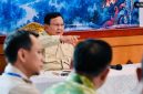 Presiden Prabowo Subianto menegaskan akan menindak korporasi yang kedapatan sengaja membakar hutan hingga sebabkan kebakaran hutan dan lahan di Kalimantan. [BPMI Sekretariat Presiden] 