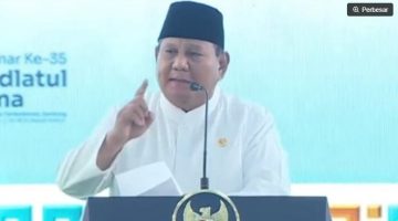 Presiden RI, Prabowo Subianto, dalam sambutannya di Pembukaan Muktamar ke-35 NU menagih utang janji kepada Ketua Umum PBNU KH Yahya Cholil Staquf (Gus Yahya). [beritajatim.com] 