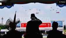 ndonesia Corruption Watch (ICW) mengungkapkna temuan pengadaan burung merpati dalam rangka peringatan HUT ke-81 RI di Istana Merdeka, Jakarta, senilai Rp305 juta. (foto: BPMI Sekretariat Presiden) 