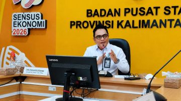 Kepala BPS Provinsi Kalimantan Tengah Toto Haryanto Silitonga menyampaikan perkembangan indikator ekonomi dan sosial Kalimantan Tengah dalam Berita Resmi Statistik, Selasa (1/9/26).