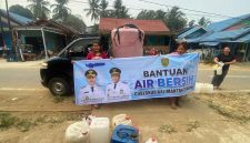 Pemprov Kalteng menyalurkan bantuan air bersih kepada masyarakat di sejumlah wilayah terdampak kekeringan. (2/9/2026)