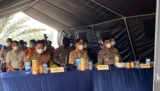 Gubernur Kalteng Agustiar Sabran didampingi Wakil Gubernur Edy Pratowo mengikuti Rapat Koordinasi Pemerintah dengan perusahaan terkait pencegahan dan penanganan Karhutla secara virtual dari Posko Brimob Palangka Raya. Senin, (7/9/26)