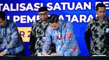 Pemerintah Provinsi Kalimantan Tengah memperkuat digitalisasi pendidikan melalui Kelas Digital Huma Betang untuk memperluas akses pembelajaran hingga wilayah pelosok. Selasa (8/9/26)