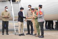 Wakil Presiden RI Gibran Rakabuming Raka disambut Gubernur Kalimantan Tengah Agustiar Sabran dan jajaran Forkopimda saat tiba di Bandara Tjilik Riwut, Palangka Raya, dalam rangka kunjungan kerja terkait penanganan Karhutla, Kamis (10/9/2026).