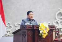 Wakil Gubernur Kalimantan Tengah H. Edy Pratowo menyampaikan jawaban Pemerintah Provinsi atas Pemandangan Umum Fraksi-Fraksi DPRD terkait Rancangan Perubahan APBD 2026 dalam Rapat Paripurna DPRD Kalteng, Jumat (11/9/26).
