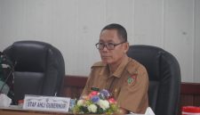 Staf Ahli Gubernur Kalimantan Tengah Yuas Elko mengikuti Rapat Koordinasi Pengendalian Inflasi Daerah Tahun 2026 bersama Menteri Dalam Negeri secara virtual dari Kantor Gubernur Kalteng, Senin (14/9/26).