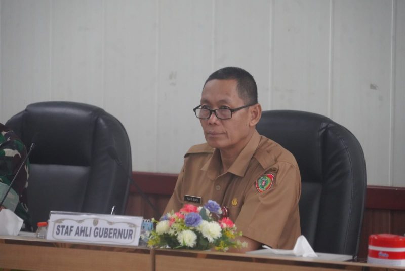 Staf Ahli Gubernur Kalimantan Tengah Yuas Elko mengikuti Rapat Koordinasi Pengendalian Inflasi Daerah Tahun 2026 bersama Menteri Dalam Negeri secara virtual dari Kantor Gubernur Kalteng, Senin (14/9/26).