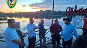 Ketua Fraksi PDI Perjuangan DPRD Kabupaten Seruyan sekaligus Wakil Ketua Komisi A, Subani, saat melakukan kunjungan kerja di salah satu objek wisata di Kabupaten Seruyan beberapa waktu lalu.