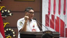 Asisten Ekonomi dan Pembangunan Setda Kalteng Anang Dirjo menyampaikan sambutan tertulis Gubernur Kalteng Agustiar Sabran dalam FGD Pengendalian Kebakaran Hutan dan Lahan di Aula Jayang Tingang, Kantor Gubernur Kalteng, Rabu (23/9/26).