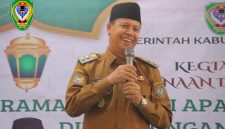Wakil Bupati Seruyan H. Supian, S.Ag. saat menyampaikan sambutannya pada kegiatan Siraman Rohani ASN di lingkungan Pemerintah Kabupaten Seruyan di Masjid Agung Nurul Yaqin Kuala Pembuang, Senin (7/9).