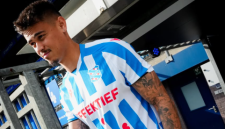 Mees Hilgers Resmi Berseragam Heerenveen, Nomor 2 dan Tantangan Baru Menanti. Instagram @scheerenveenofficial