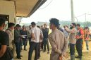 Puluhan warga yang tergabung sebagai pemilik lahan mengambil alih area perkebunan kelapa sawit seluas 1.731 hektare yang selama ini dikelola oleh PT Antang Ganda Utama (AGU)