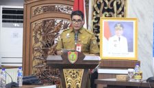Asisten Perekonomian dan Pembangunan Setda Provinsi Kalimantan Tengah Anang Dirjo saat menghadiri Sosialisasi Permen PKP Nomor 6 Tahun 2026 tentang Bedah Rumah dan Petunjuk Teknisnya di Aula Bapperida Kalteng, Palangka Raya, Selasa (1/9/26).