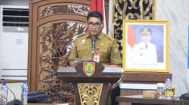 Asisten Perekonomian dan Pembangunan Setda Provinsi Kalimantan Tengah Anang Dirjo saat menghadiri Sosialisasi Permen PKP Nomor 6 Tahun 2026 tentang Bedah Rumah dan Petunjuk Teknisnya di Aula Bapperida Kalteng, Palangka Raya, Selasa (1/9/26).