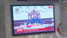 Ketua DPRD Kalimantan Tengah (Kalteng), Arton S. Dohong saat Rapat Paripurna Ke-9 (Penutupan) Masa Persidangan III Tahun Sidang 2026 sekaligus Rapat Paripurna Ke-1 (Pembukaan) Masa Persidangan I Tahun Sidang 2026 di Ruang Rapat Paripurna DPRD Kalteng, Selasa (1/9/2026).Foto: Ingkit/1tulah.com