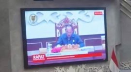 Ketua DPRD Kalimantan Tengah (Kalteng), Arton S. Dohong saat Rapat Paripurna Ke-9 (Penutupan) Masa Persidangan III Tahun Sidang 2026 sekaligus Rapat Paripurna Ke-1 (Pembukaan) Masa Persidangan I Tahun Sidang 2026 di Ruang Rapat Paripurna DPRD Kalteng, Selasa (1/9/2026).Foto: Ingkit/1tulah.com