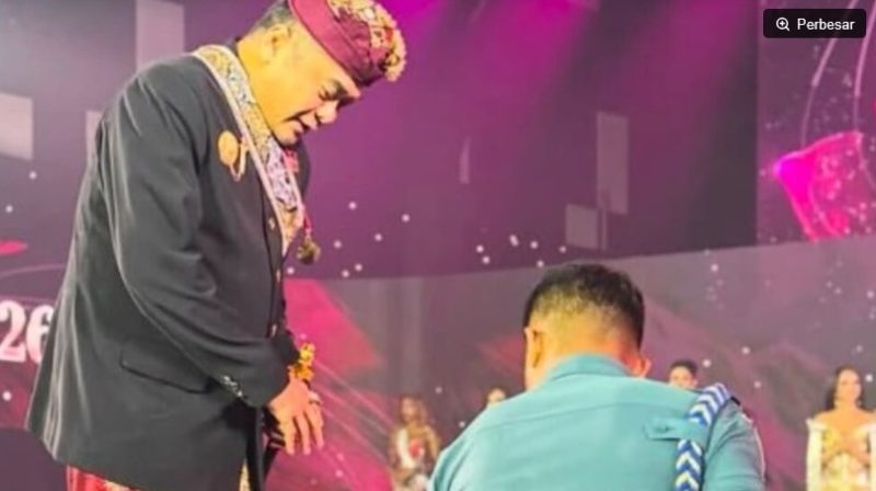 Heboh Arya Wedakarna Nongol di Acara Miss Transgender, Sosok Berseragam Militer Jadi Gunjingan [Instagram Arya Wedakarna]