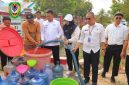 SALURKAN AIR BERSIH - Bupati Seruyan dalam kegiatan penyaluran air bersih untuk warga terdampak kemarau, Rabu (2/9/2026). doc Humas Setda Seruyan

